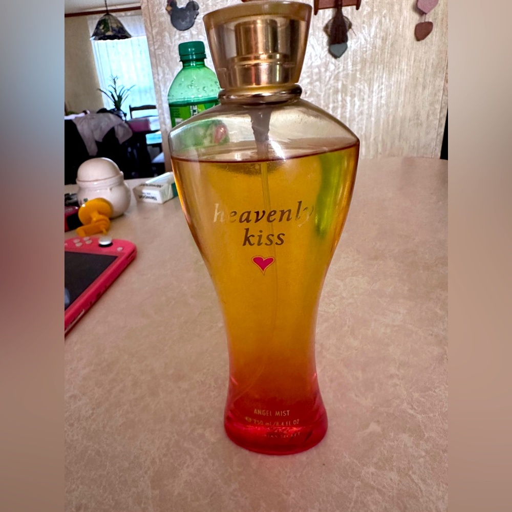 Heavenly Kiss Mist. Very rare. Discontinued.